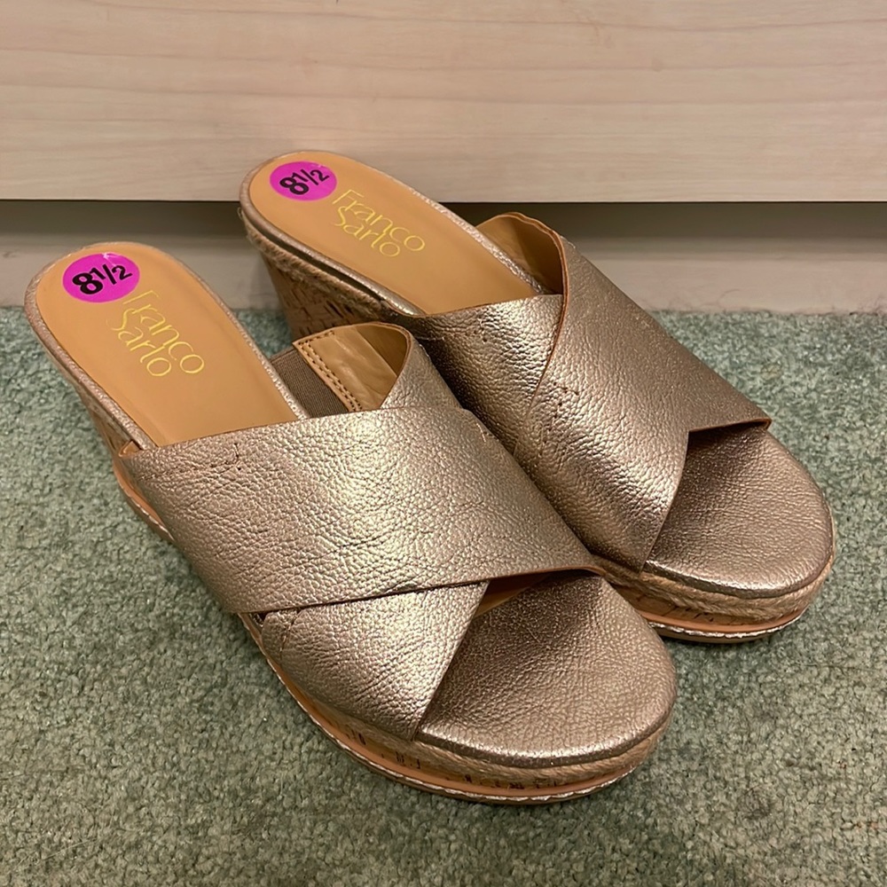 NWOT Franco Sarto | Women’s Gold Platform Wedges- 8.5